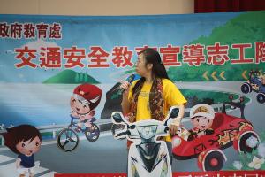 交通安全教育宣導志工隊蒞臨楓樹國小宣導，開新視窗